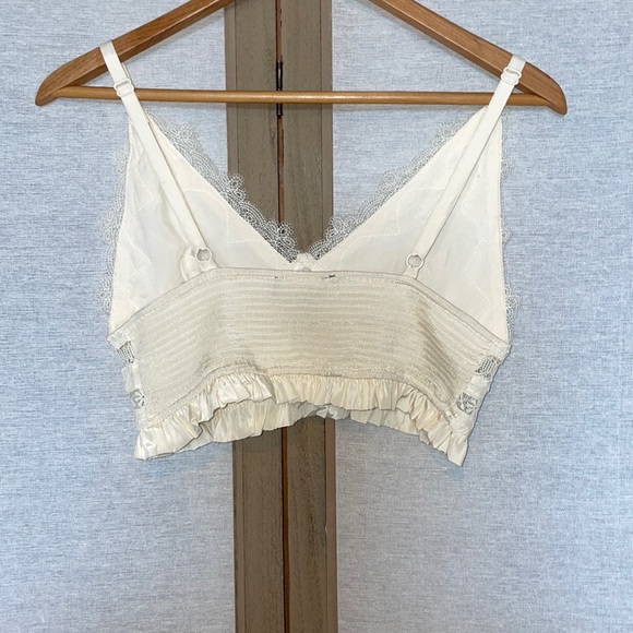 BLUE BLUSH CROP TOP - Picture 2 of 4